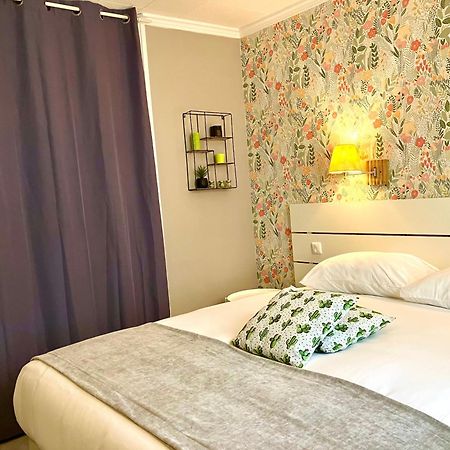 Hotel Lou Marques Сент-Мари-де-ла-Мер Экстерьер фото