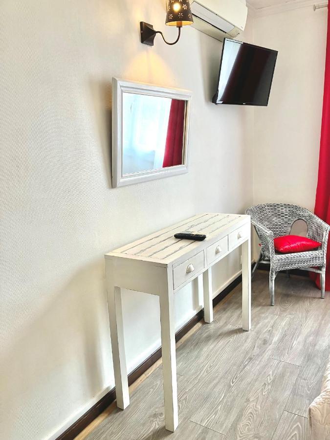 Hotel Lou Marques Сент-Мари-де-ла-Мер Экстерьер фото