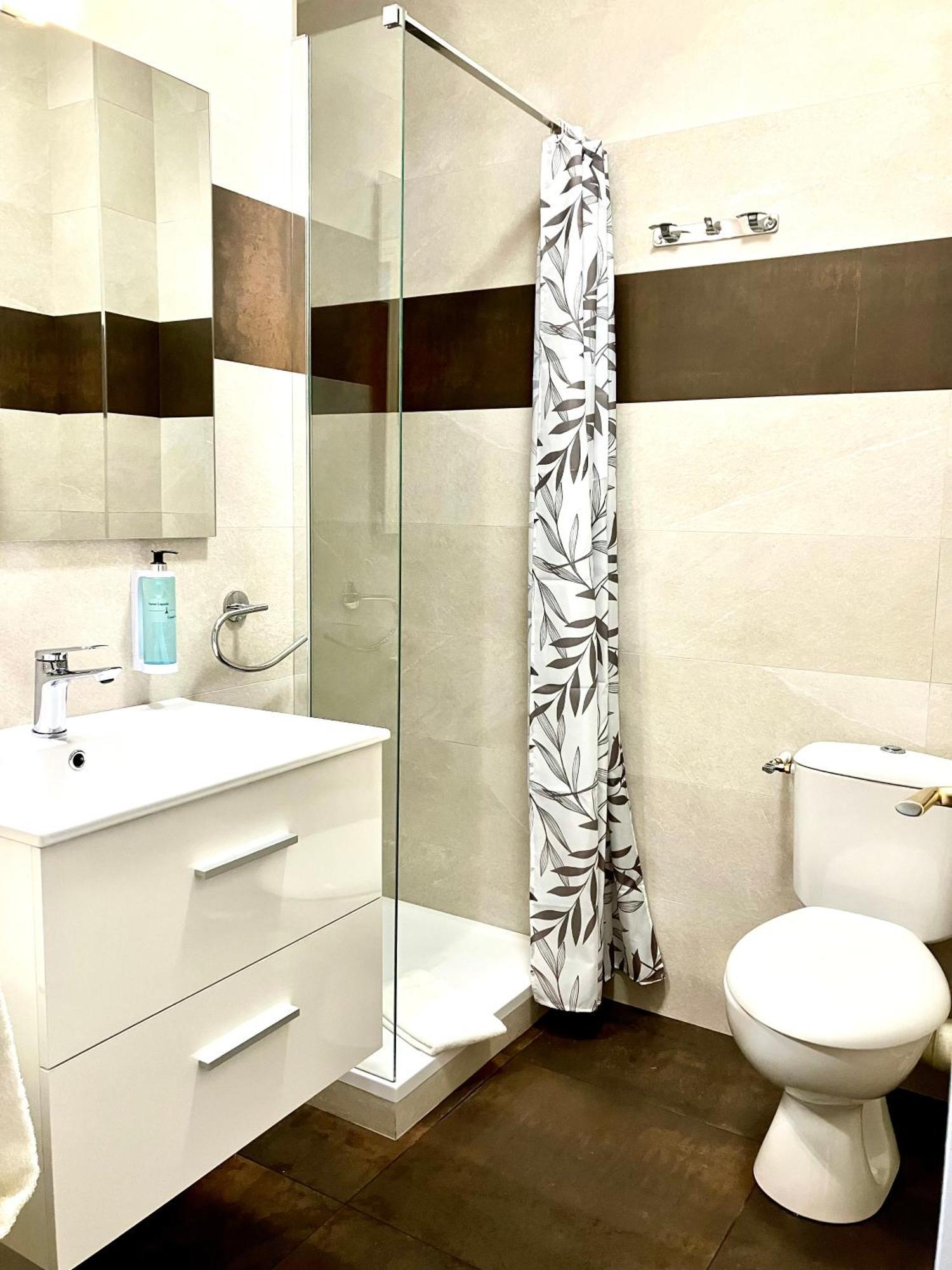 Hotel Lou Marques Сент-Мари-де-ла-Мер Экстерьер фото