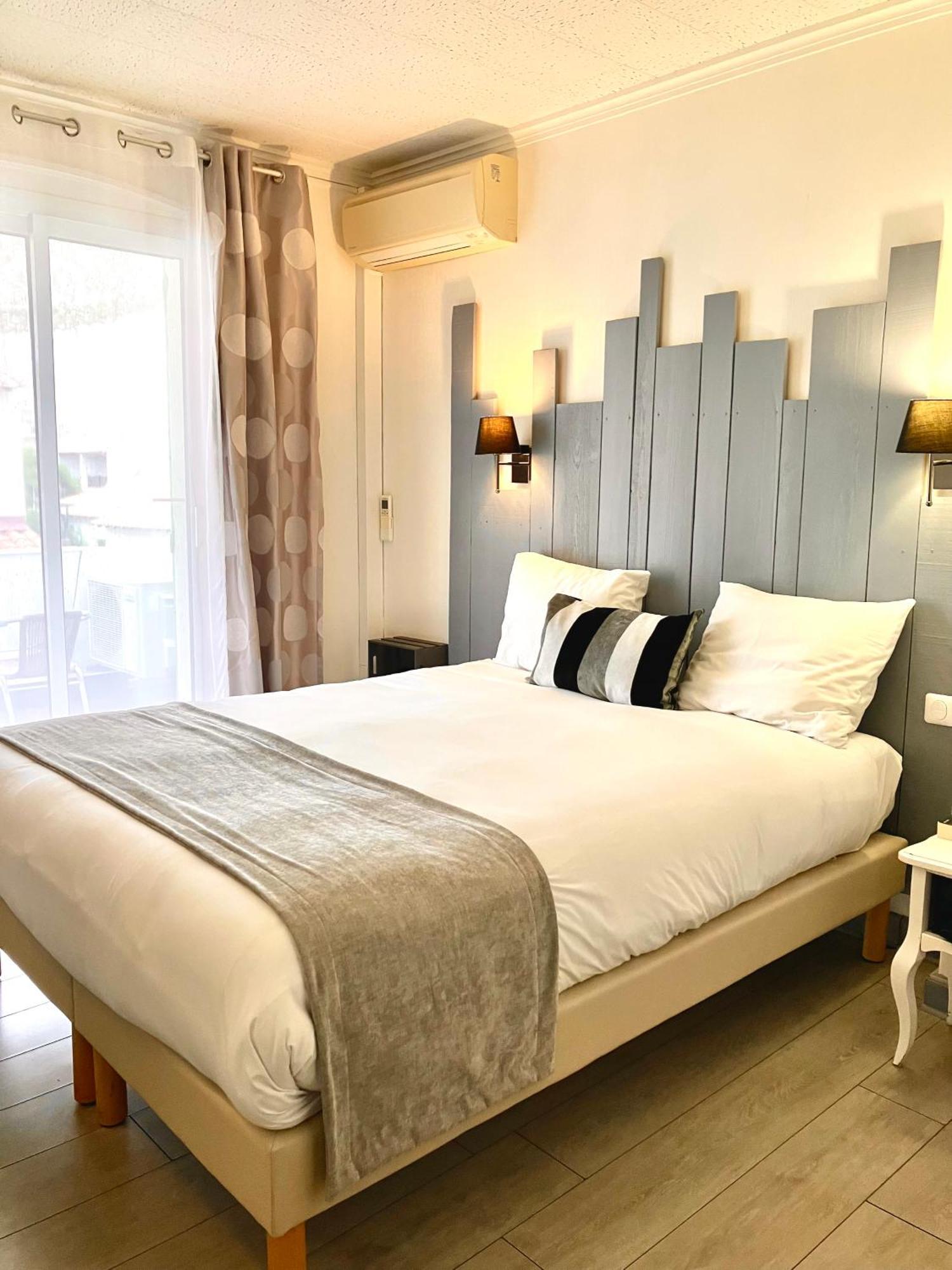 Hotel Lou Marques Сент-Мари-де-ла-Мер Экстерьер фото