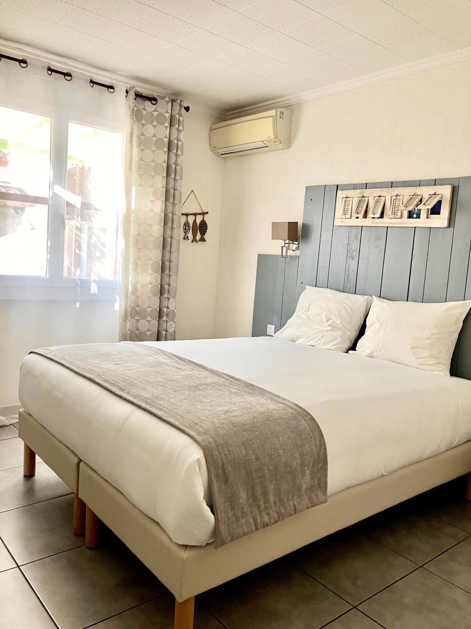 Hotel Lou Marques Сент-Мари-де-ла-Мер Экстерьер фото