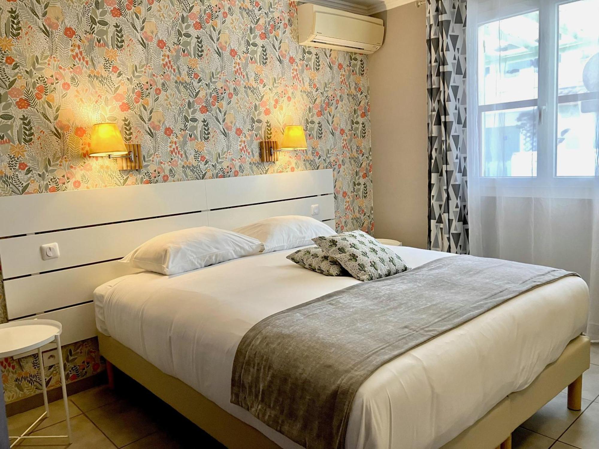 Hotel Lou Marques Сент-Мари-де-ла-Мер Экстерьер фото